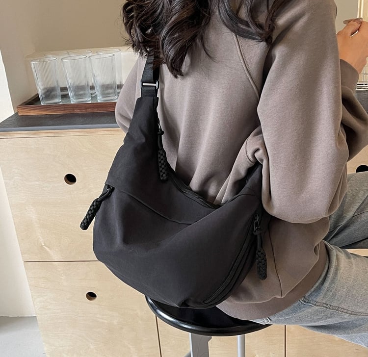 🔥Fasjonabel skulderveske i nylon i ensfarget design🔥