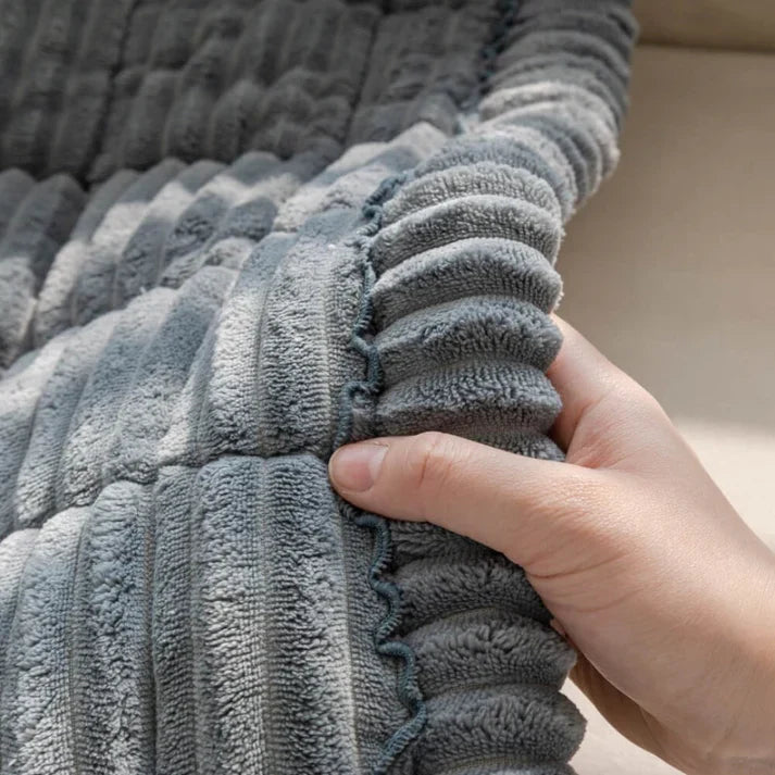 Plysj-kviltet sklisikret sofa-beskyttelsestrekk for kjæledyr