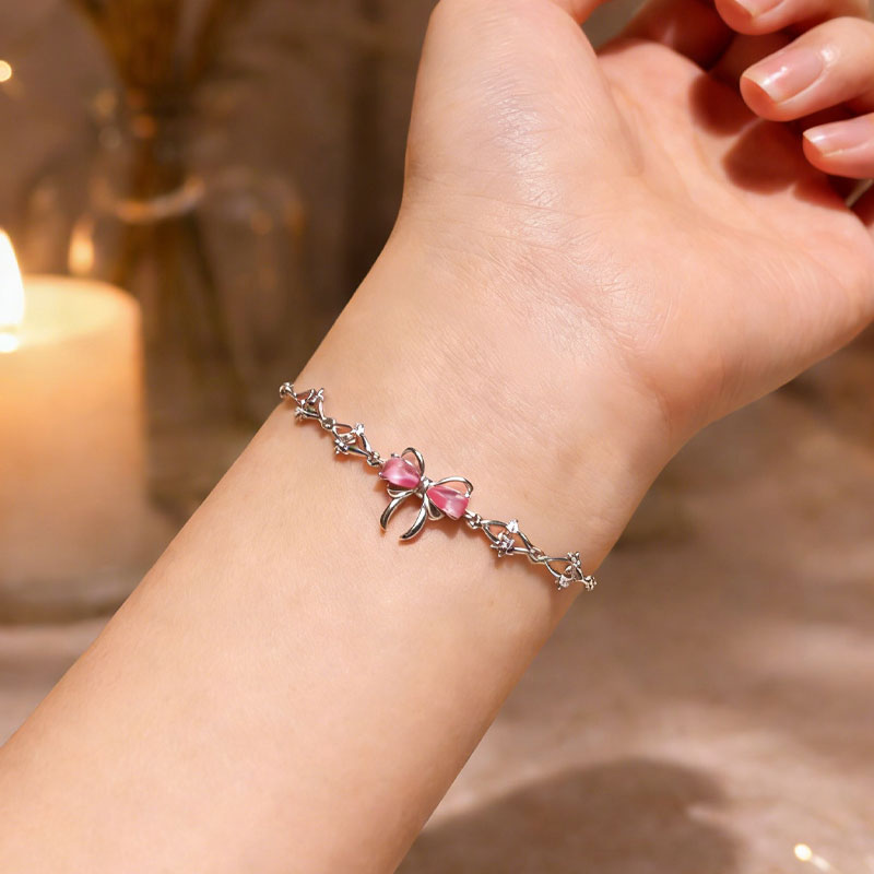 💖✨ Sjarmerende hjertearmbånd til henne – delikat og glitrende hverdagssmykke med feminin eleganse! ✨👛