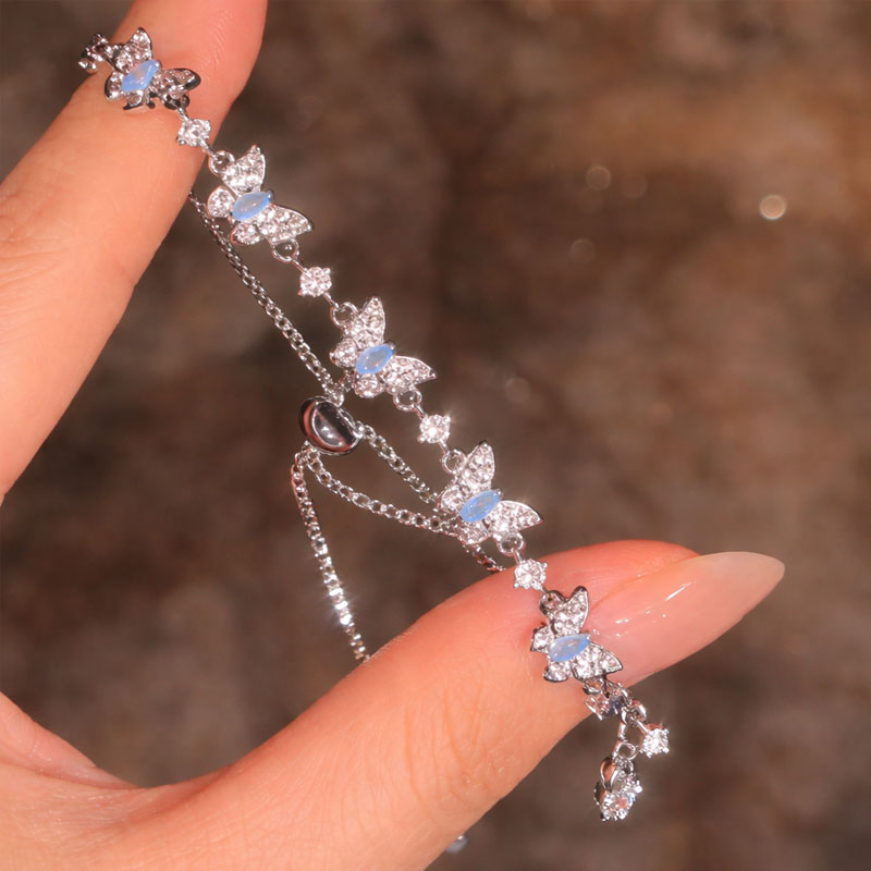 💖✨ Sjarmerende hjertearmbånd til henne – delikat og glitrende hverdagssmykke med feminin eleganse! ✨👛